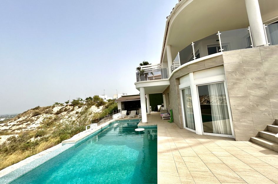 Villa in Quesada