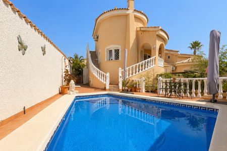 Villa in Quesada