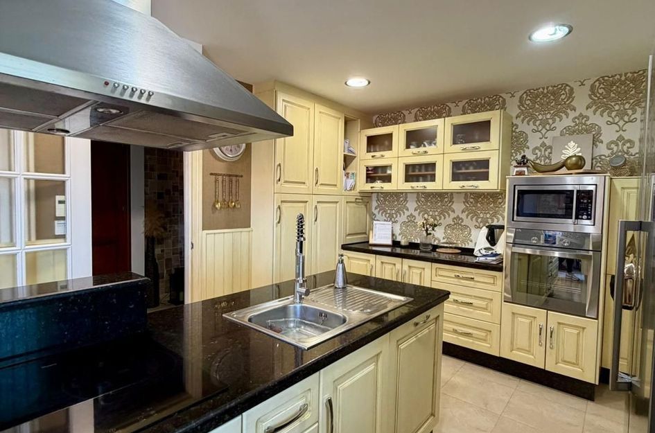 Penthouse in Urbanización Puerto de Estepona