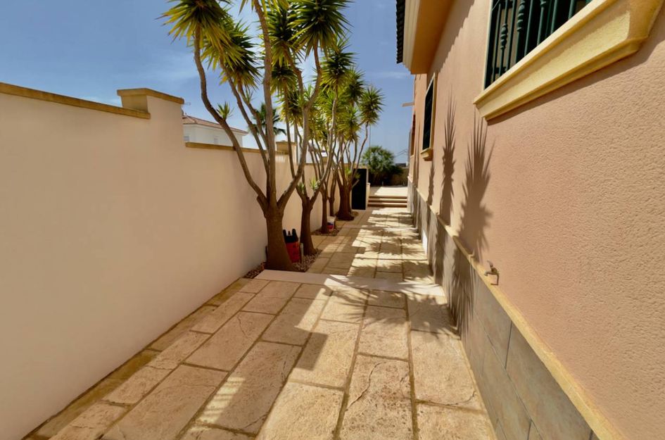 Villa in Quesada