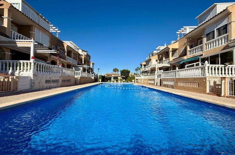 Villa in Los Almendros