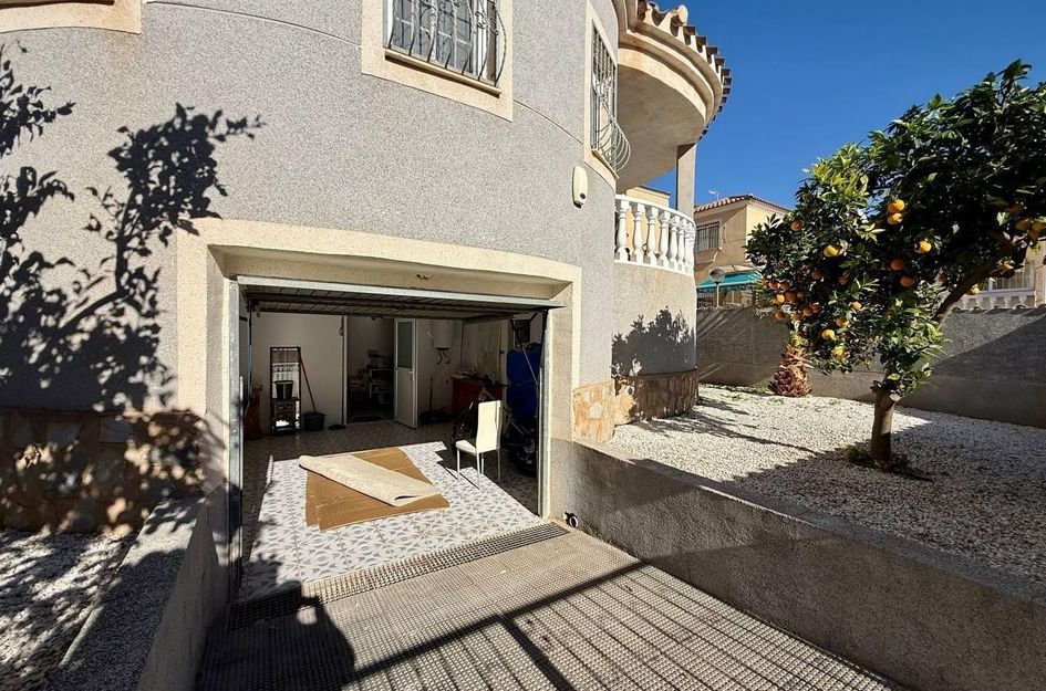 Villa in Los Almendros