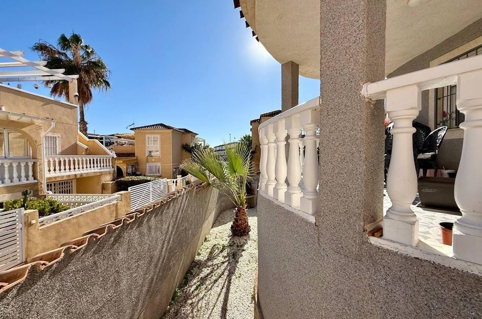 Villa in Los Almendros