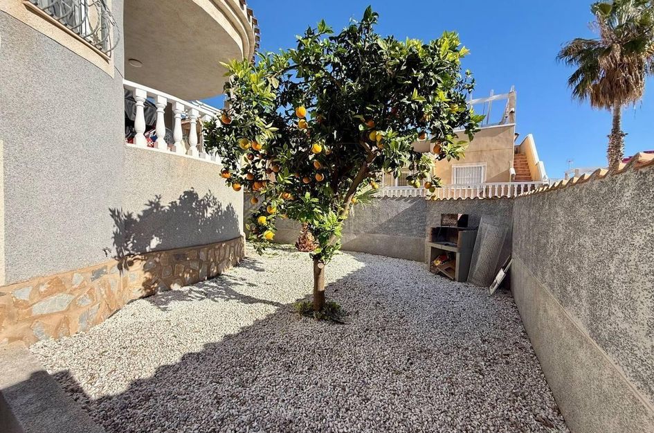 Villa in Los Almendros