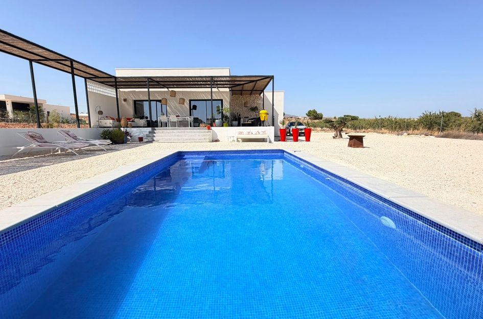 Villa in El Pinós