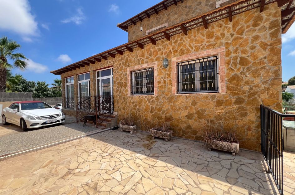 Villa in La Marina