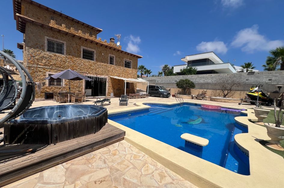 Villa in La Marina