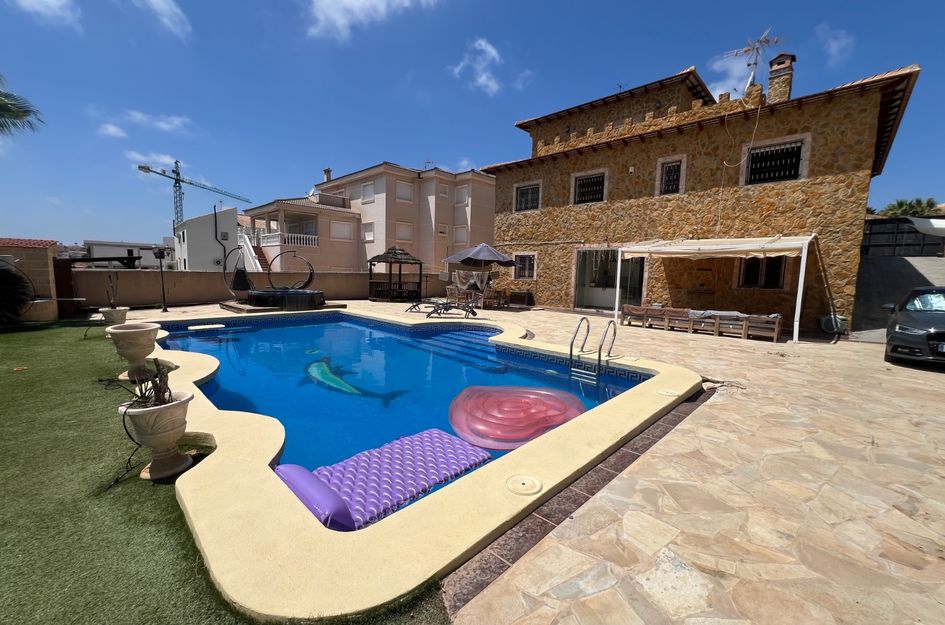 Villa in La Marina