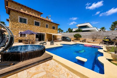 Villa in La Marina