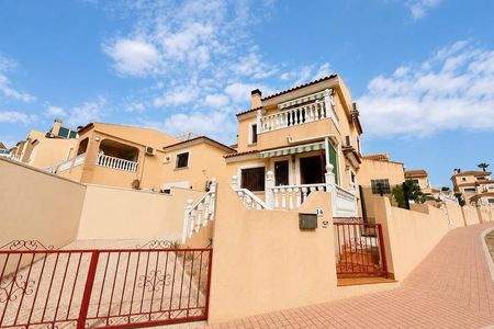 Villa in Res. Las Filipinas