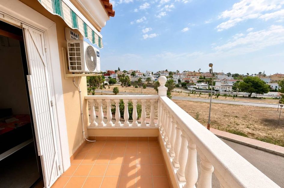 Villa in Res. Las Filipinas