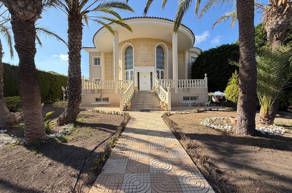 Villa in Quesada