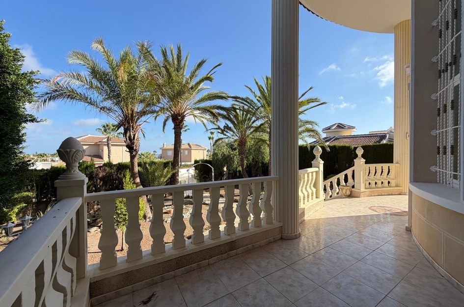 Villa in Quesada