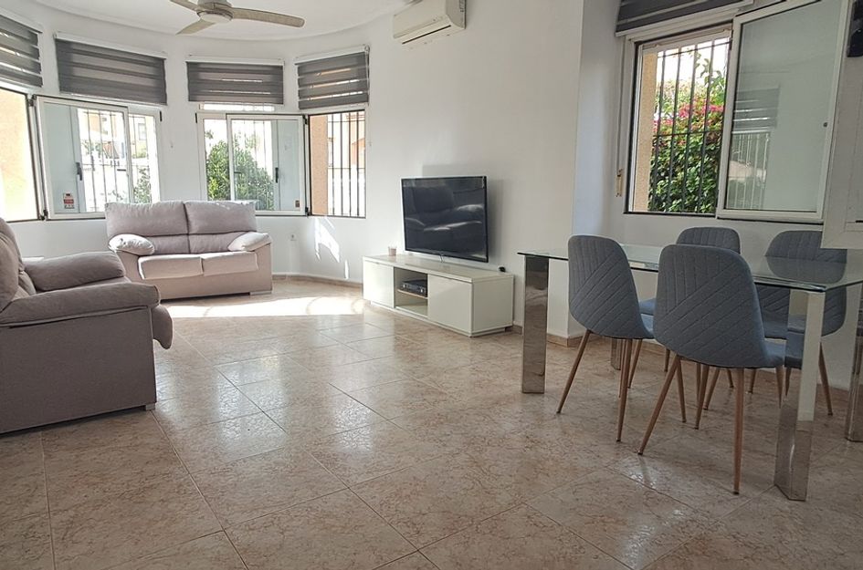 Villa in Res. Las Filipinas