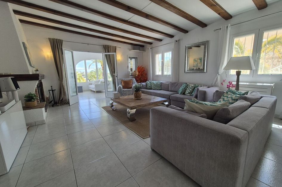 Villa in Moravit