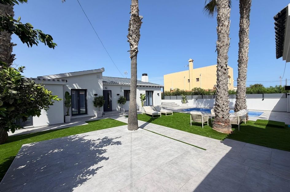 Villa in Punta Prima