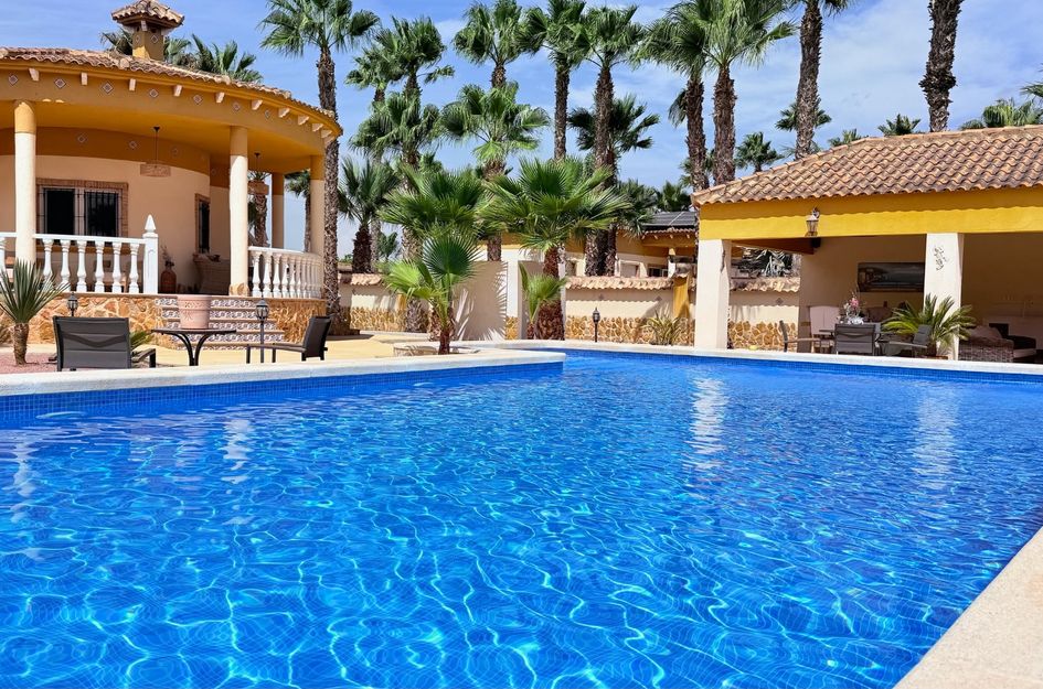 Villa in Monje