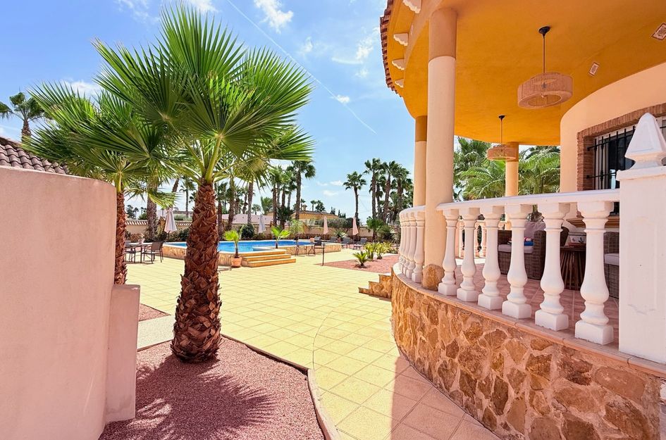 Villa in Monje