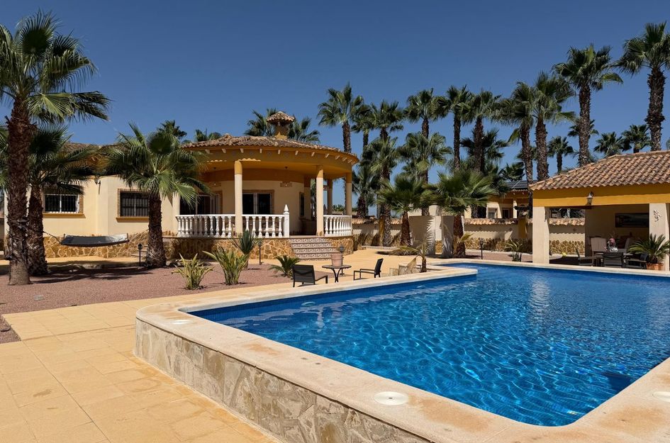 Villa in Monje
