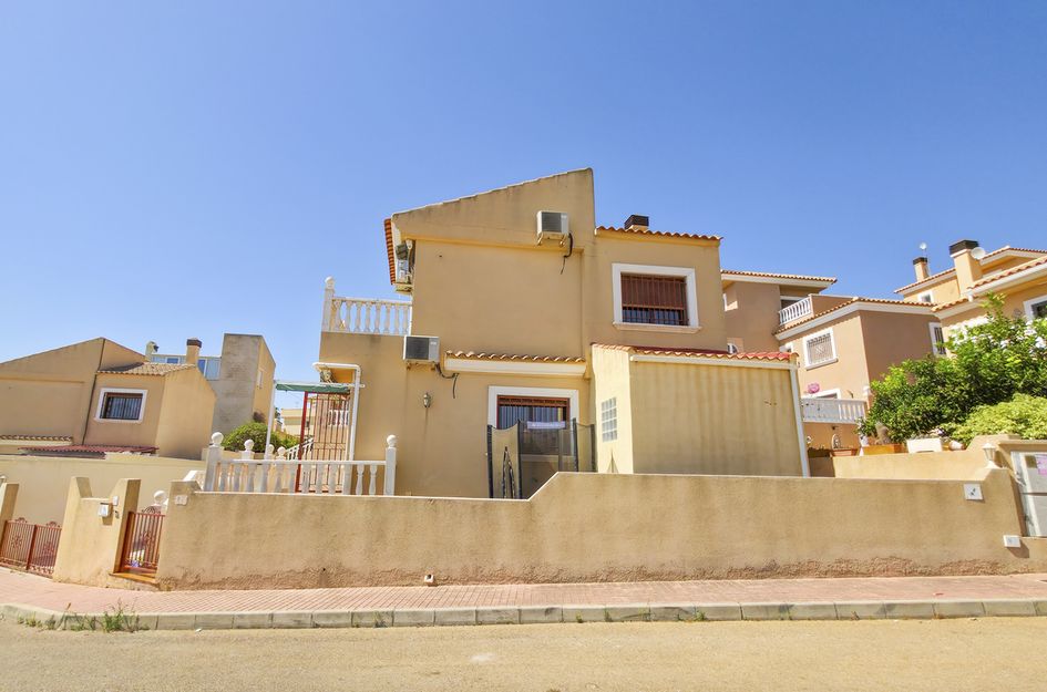 Villa in Res. Las Filipinas