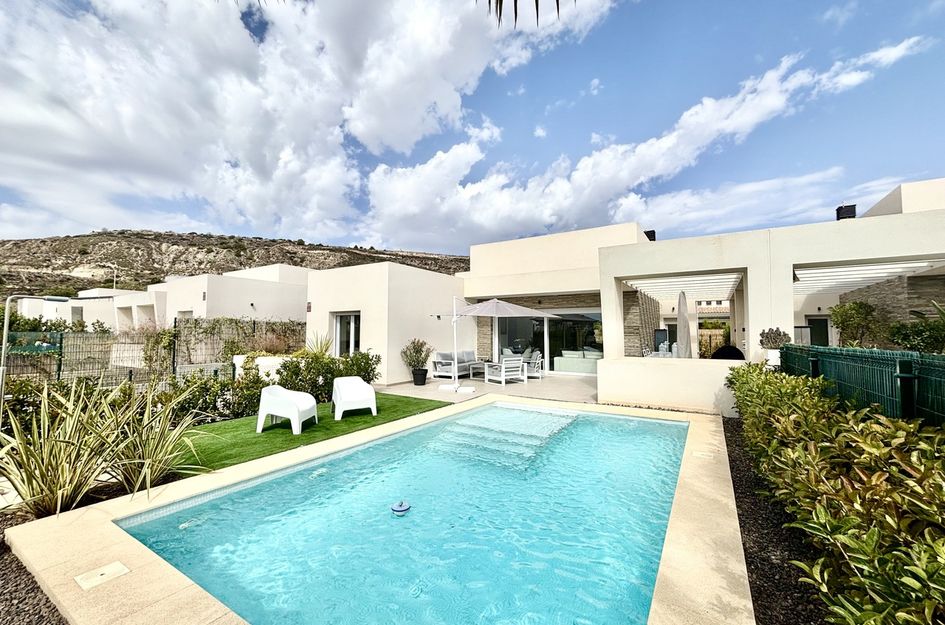 Villa in Algorfa