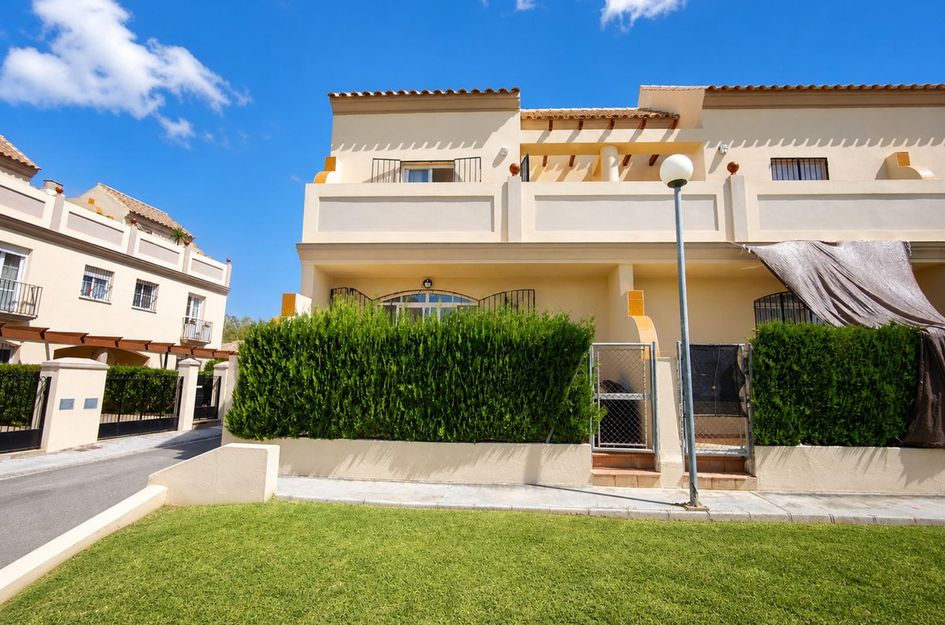 Huis in Puerto de la Duquesa