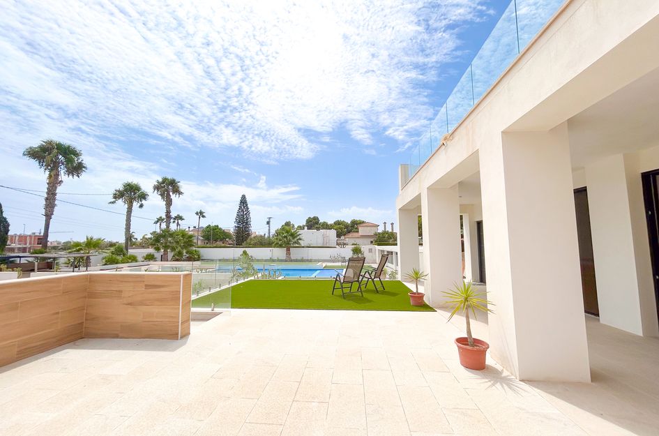 Villa in Los Montesinos