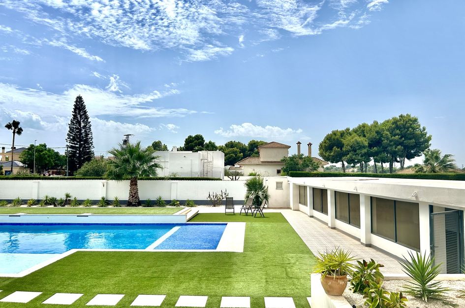 Villa in Los Montesinos