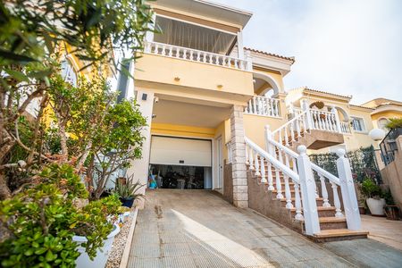 Villa in La Marina