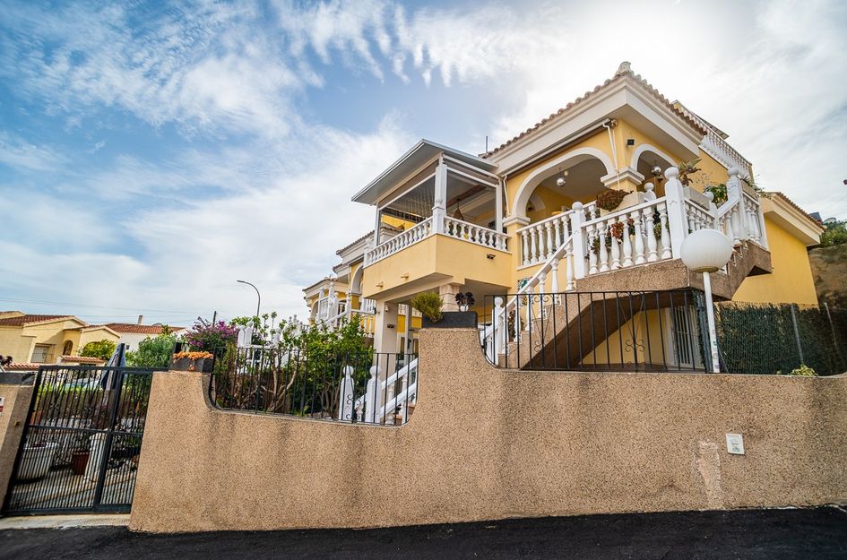 Villa in La Marina