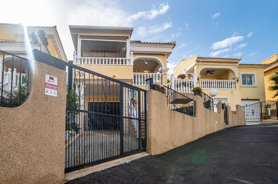 Villa in La Marina