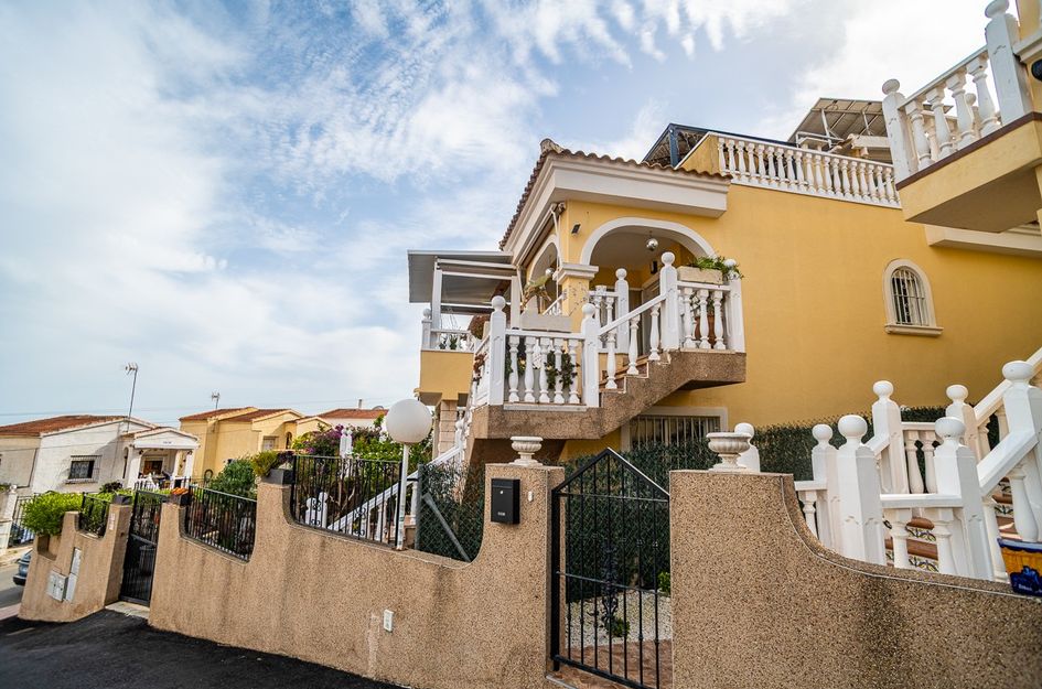 Villa in La Marina