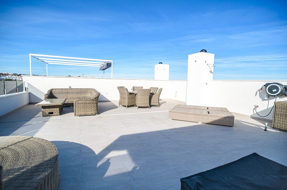 Penthouse in Los Almendros