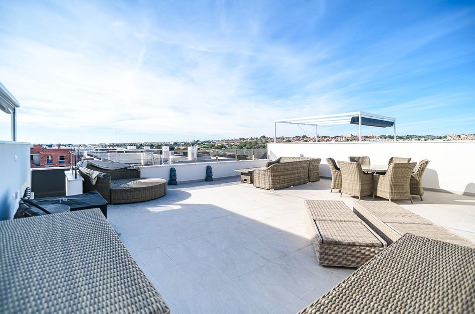 Penthouse in Los Almendros
