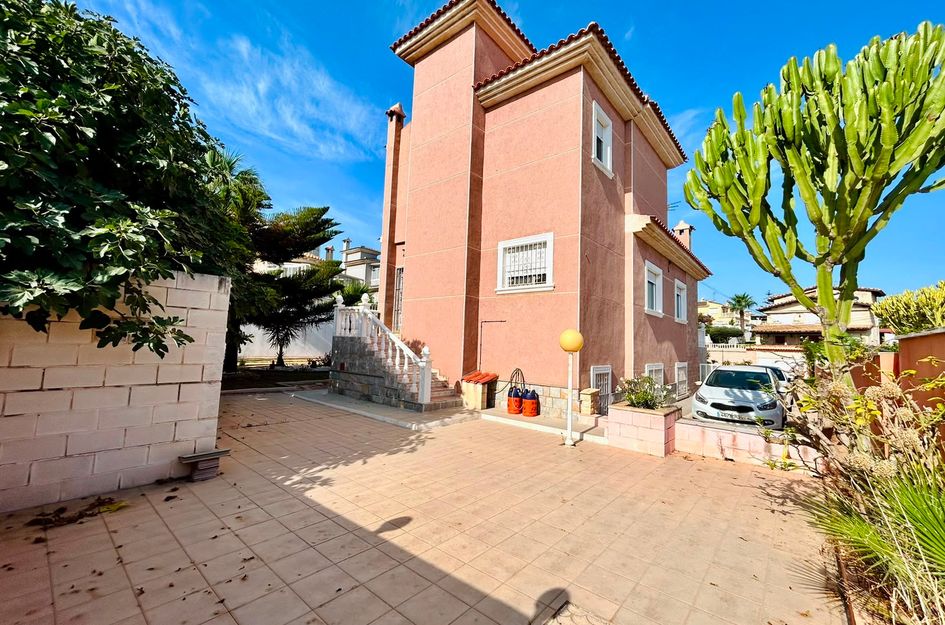 Villa in Torrevieja