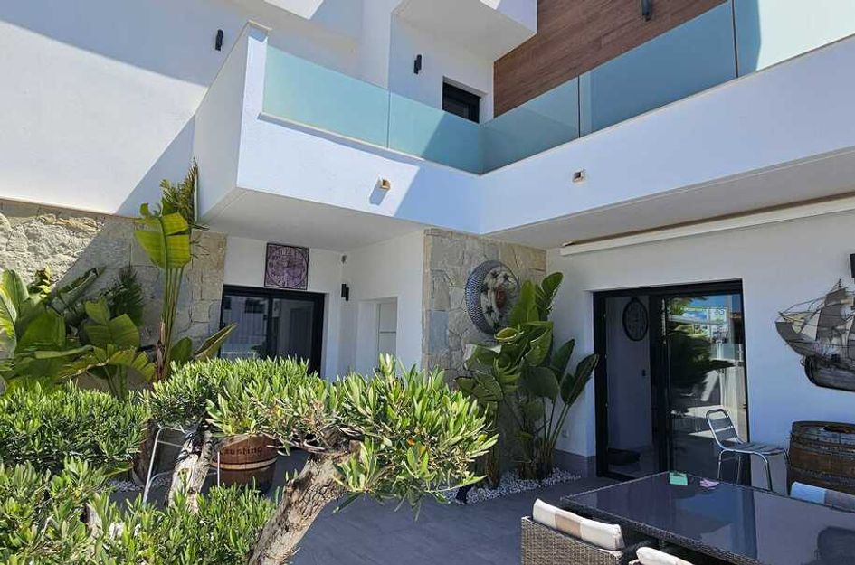 Villa in Los Montesinos