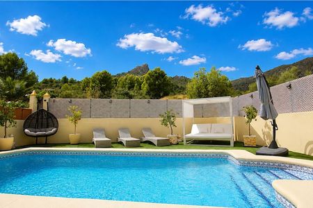 Villa in Sagra
