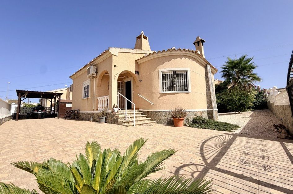 Villa in Quesada