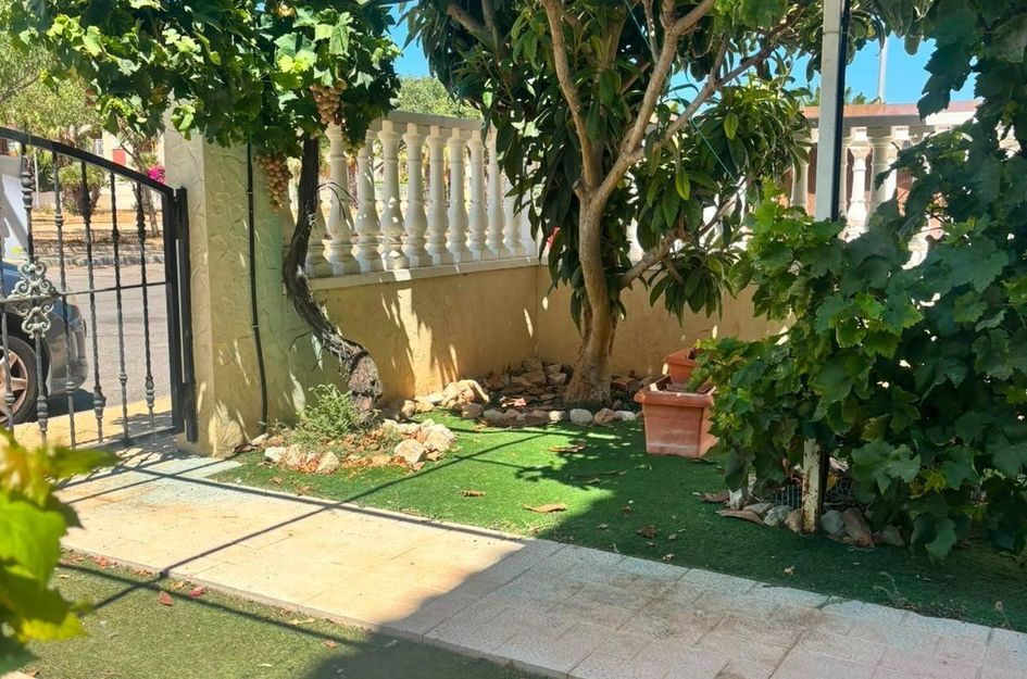 Villa in Los Almendros