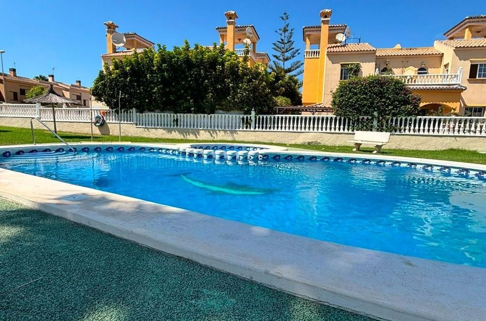 Villa in Los Almendros