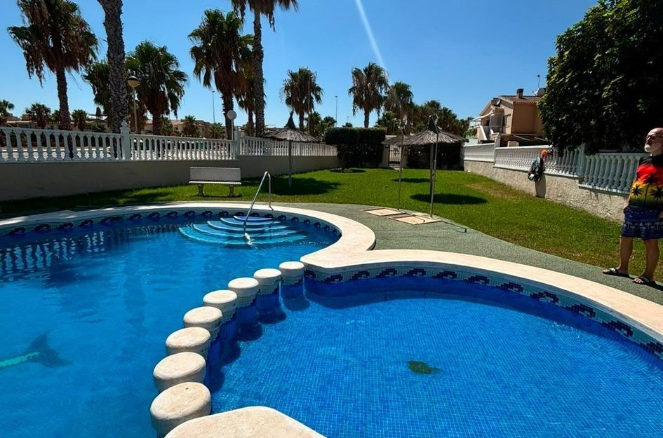 Villa in Los Almendros