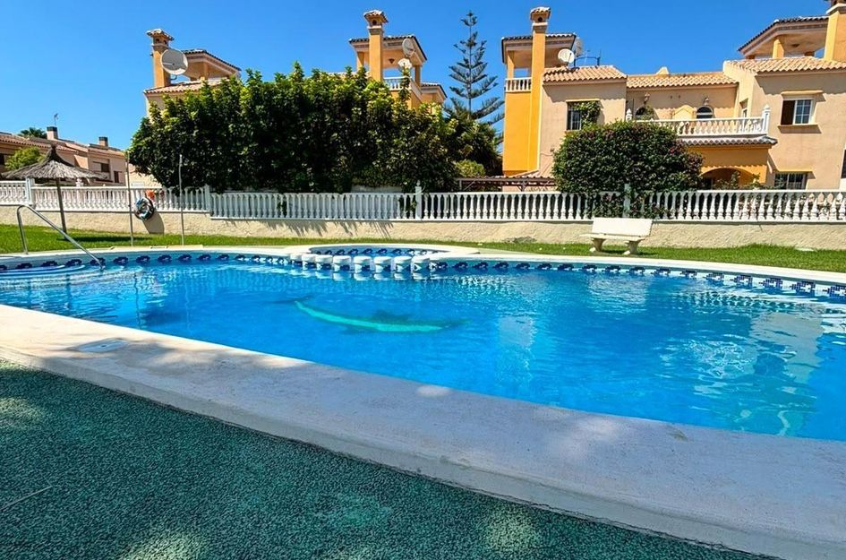 Villa in Los Almendros