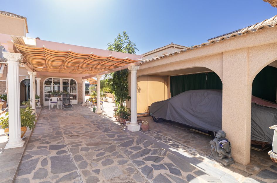 Villa in Dehesa de Campoamor