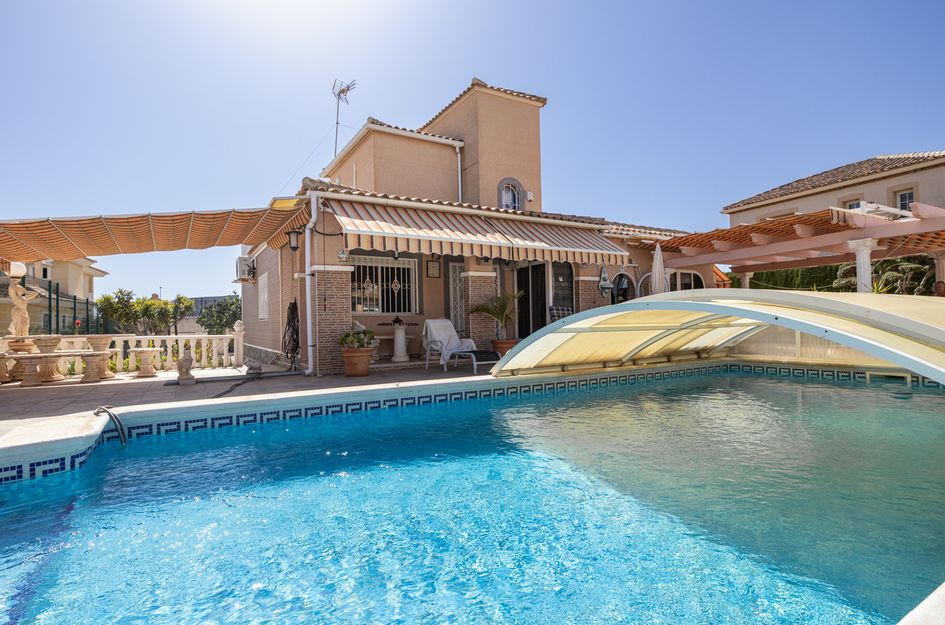 Villa in Dehesa de Campoamor
