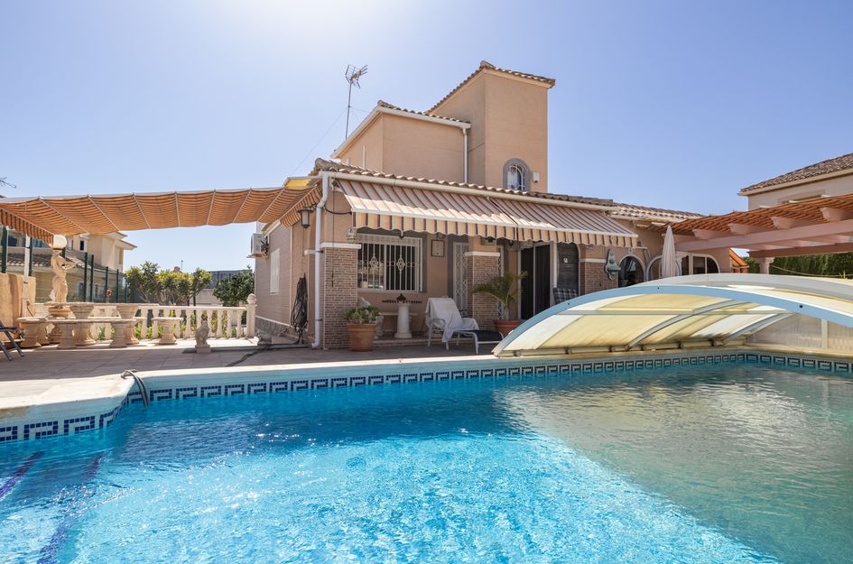 Villa in Dehesa de Campoamor