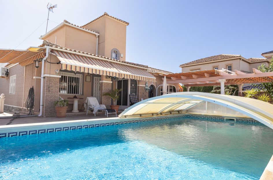 Villa in Dehesa de Campoamor