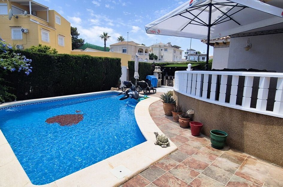 Villa in Los Almendros