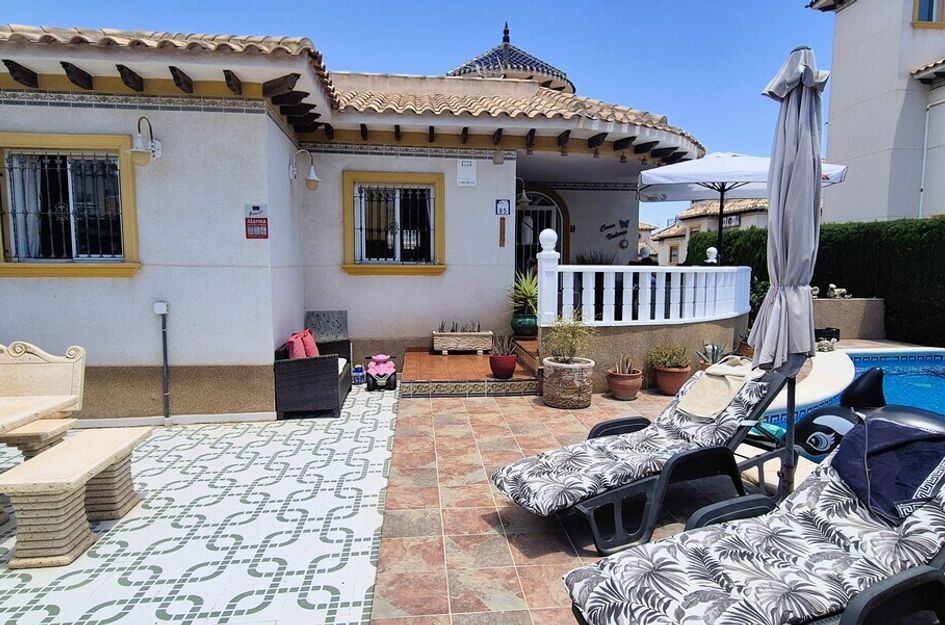 Villa in Los Almendros