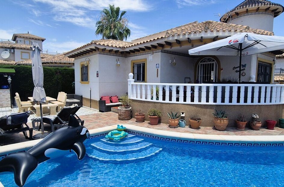 Villa in Los Almendros