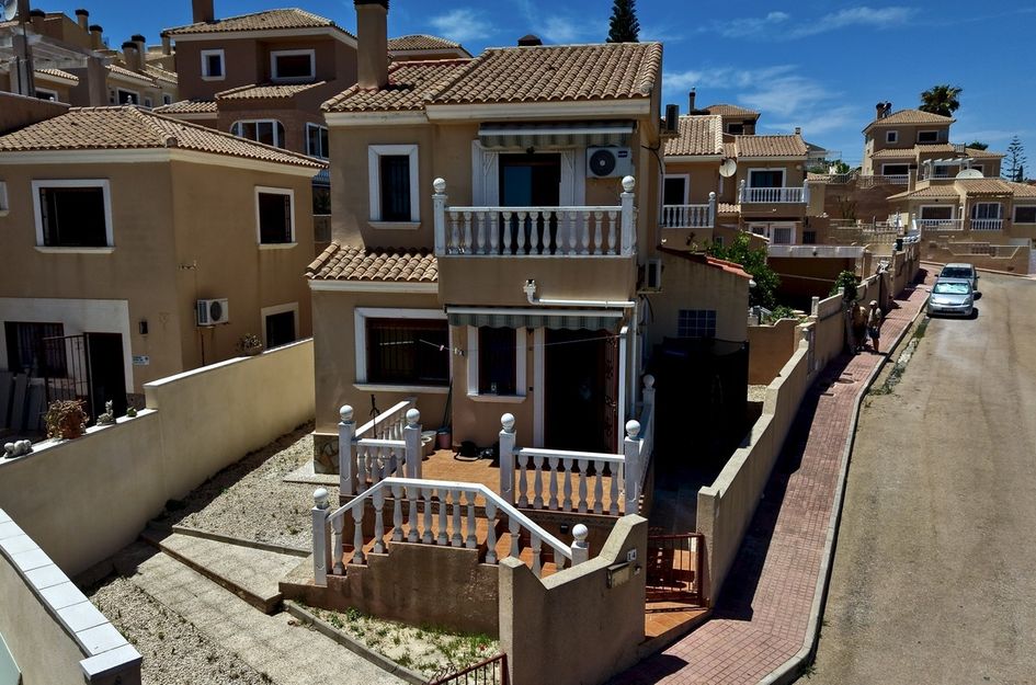 Villa in Los Almendros
